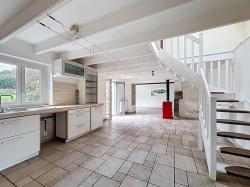 LANDÉDA : proche mer, jolie maison en pierres atypique